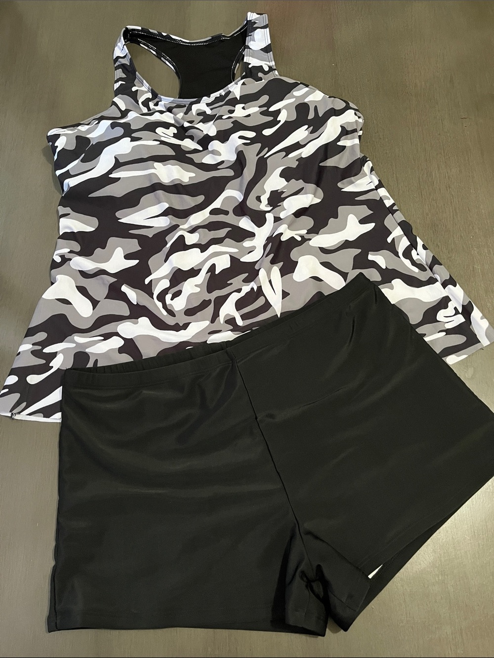 Black & Gray Camo Tankini Swim Top W/ Black Swim Shorts women’s 2X fits like 1X